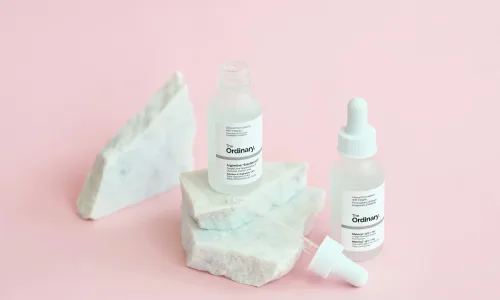 Rotina Minimalista de Skincare: Guia de Skinimalismo para uma Pele Saudável