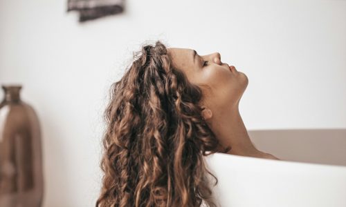 Como Cuidar do Cabelo de Forma Natural: Receitas e Dicas Caseiras